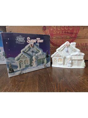 Vintage Precious Moments Sugar Town Square Clock Town Village in Box WORKS